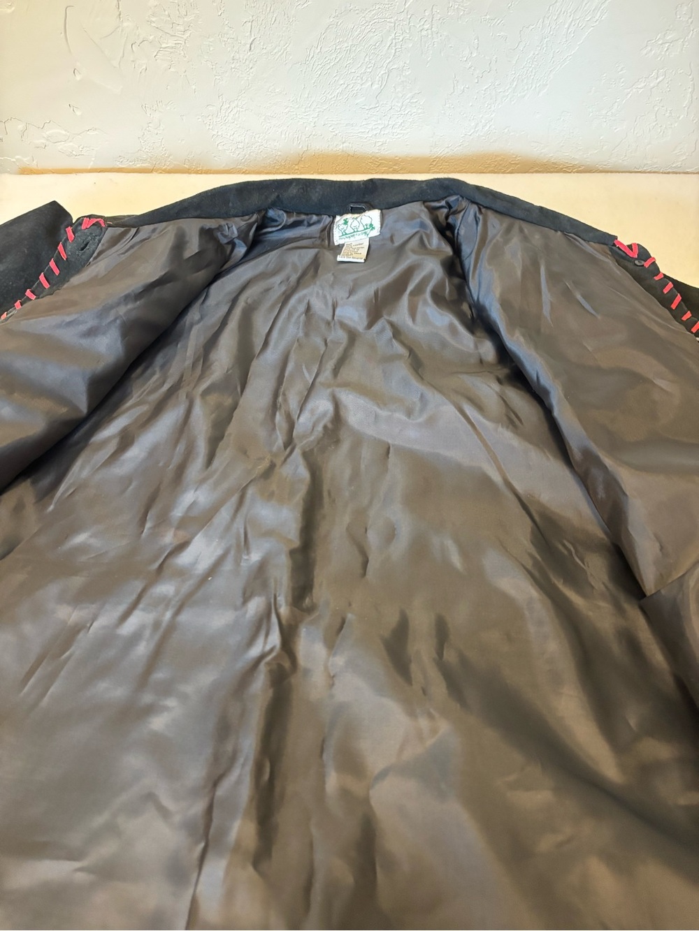 Cracker Barrel Black Suede Jacket with Red Rose Embroidery - Picture 9 of 10